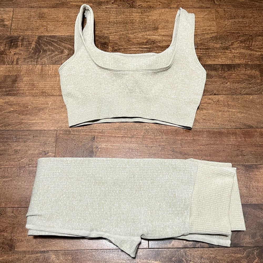 Workout Set - Picture 2 of 2
